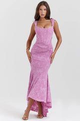 Robe longue froncée en dentelle brodée de fleurs
