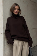 Pull à col roulé ample en maille européenne