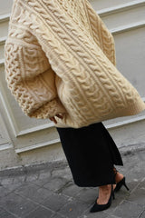 Pull ample à manches longues en maille torsadée