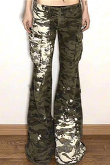 Jean cargo taille basse micro-évasé à imprimé camouflage éclaboussures de peinture