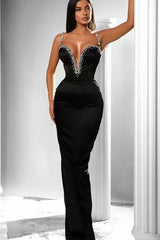 Robe de soirée bandage à bretelles et décolleté plongeant orné de cristaux