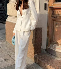 Ensemble blazer et pantalon à col V profond