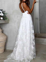 Robe longue ouverte en dentelle à col V 