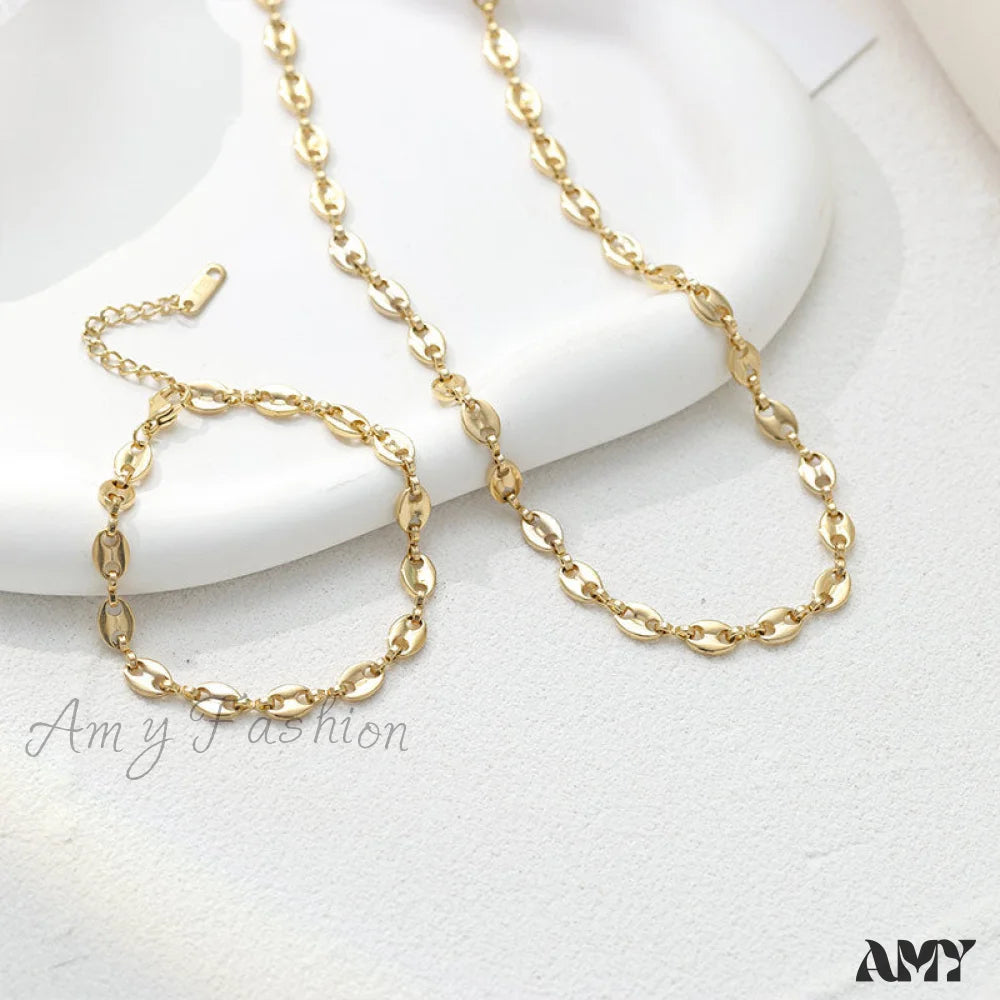 Retro Style Hollow Hot Circle Chain Necklace