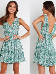 Robe plissée imprimée à col V 