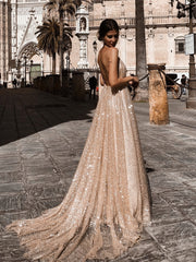 Robe de soirée glamour à bretelles et décolleté en V 