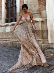 Robe de soirée glamour à bretelles et décolleté en V 