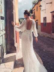 Robe de soirée charmante à manches longues et décolleté en V profond 