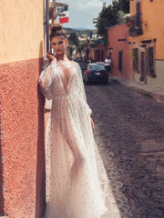 Robe de soirée charmante à manches longues et décolleté en V profond 