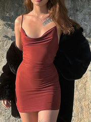 Robe courte moulante dos nu 