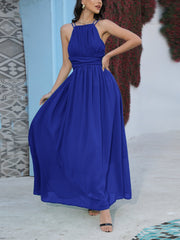 Robe de ville élégante en mousseline unie à col halter 