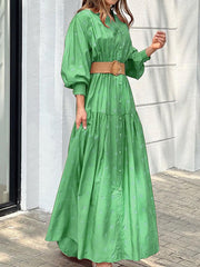 Robe à pois à manches longues boutonnée