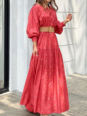 Robe à pois à manches longues boutonnée