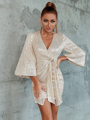 Robe de cocktail à sequins et col en V 
