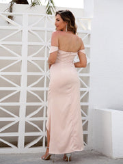Robe fendue asymétrique 