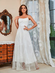 Robe de soirée brodée à bretelles 