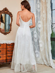 Robe de soirée brodée à bretelles 