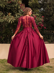 Robe de soirée brodée à manches longues 