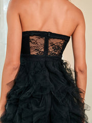 Robe de soirée bustier fendue en résille transparente à plumes 